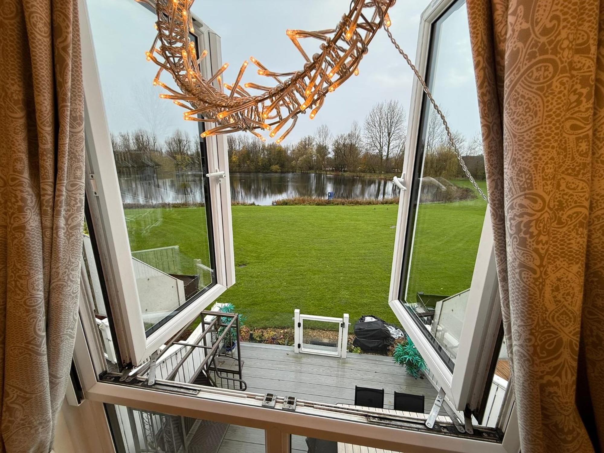 סירנססטר Luxury Kingfisher Lodge, Isis Lake, Within The Cotswold Waterpark מראה חיצוני תמונה