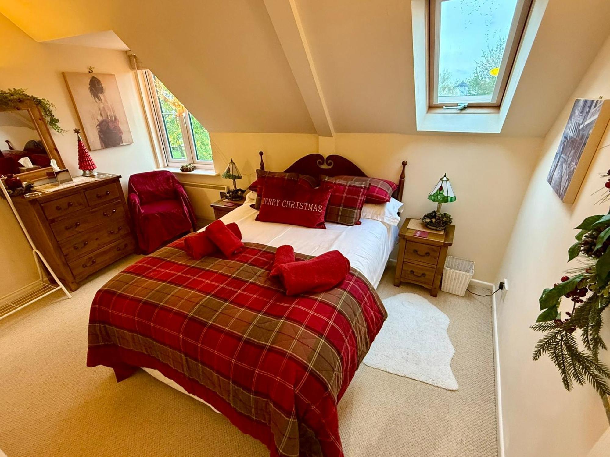 סירנססטר Luxury Kingfisher Lodge, Isis Lake, Within The Cotswold Waterpark מראה חיצוני תמונה