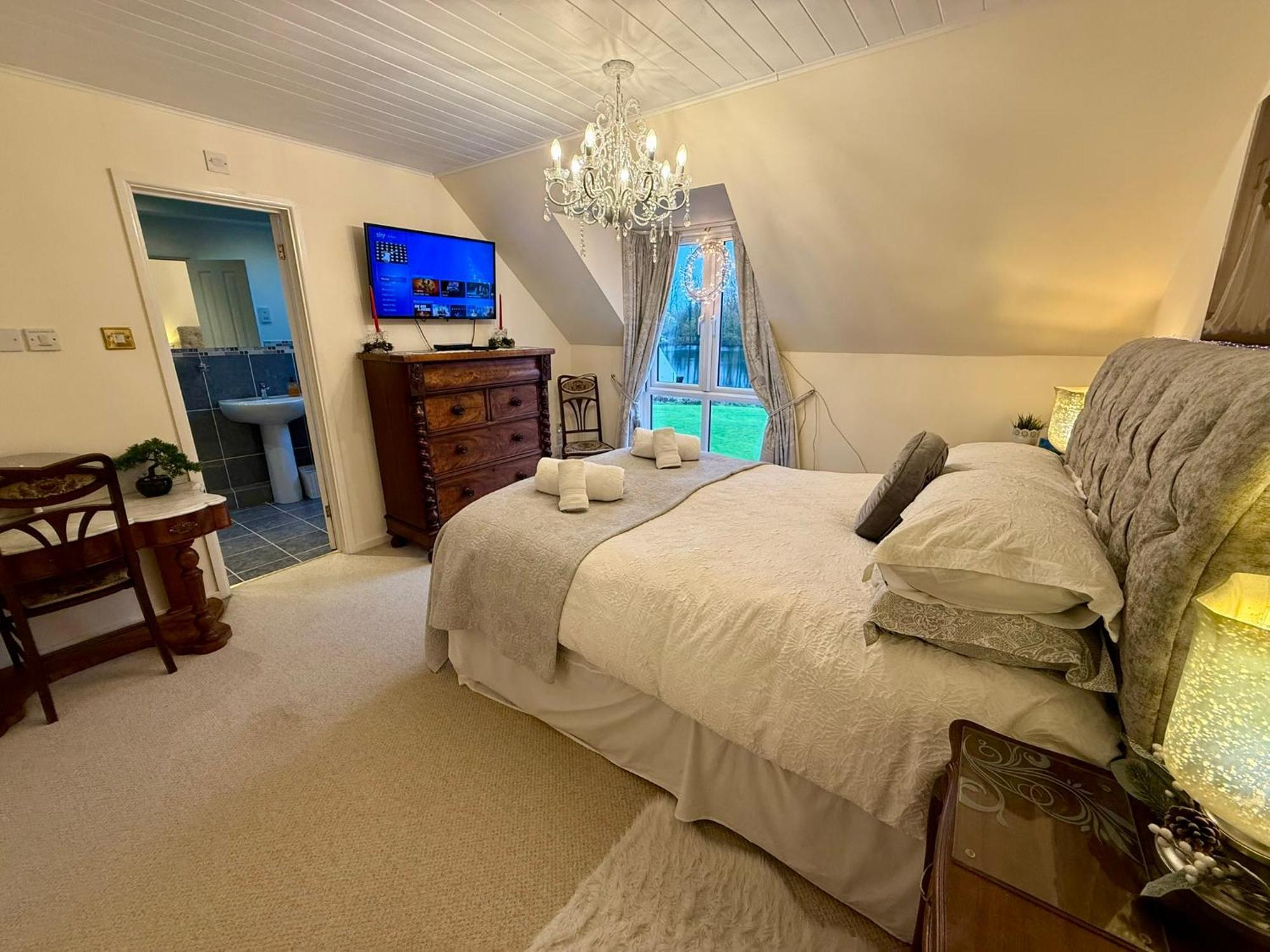 סירנססטר Luxury Kingfisher Lodge, Isis Lake, Within The Cotswold Waterpark מראה חיצוני תמונה
