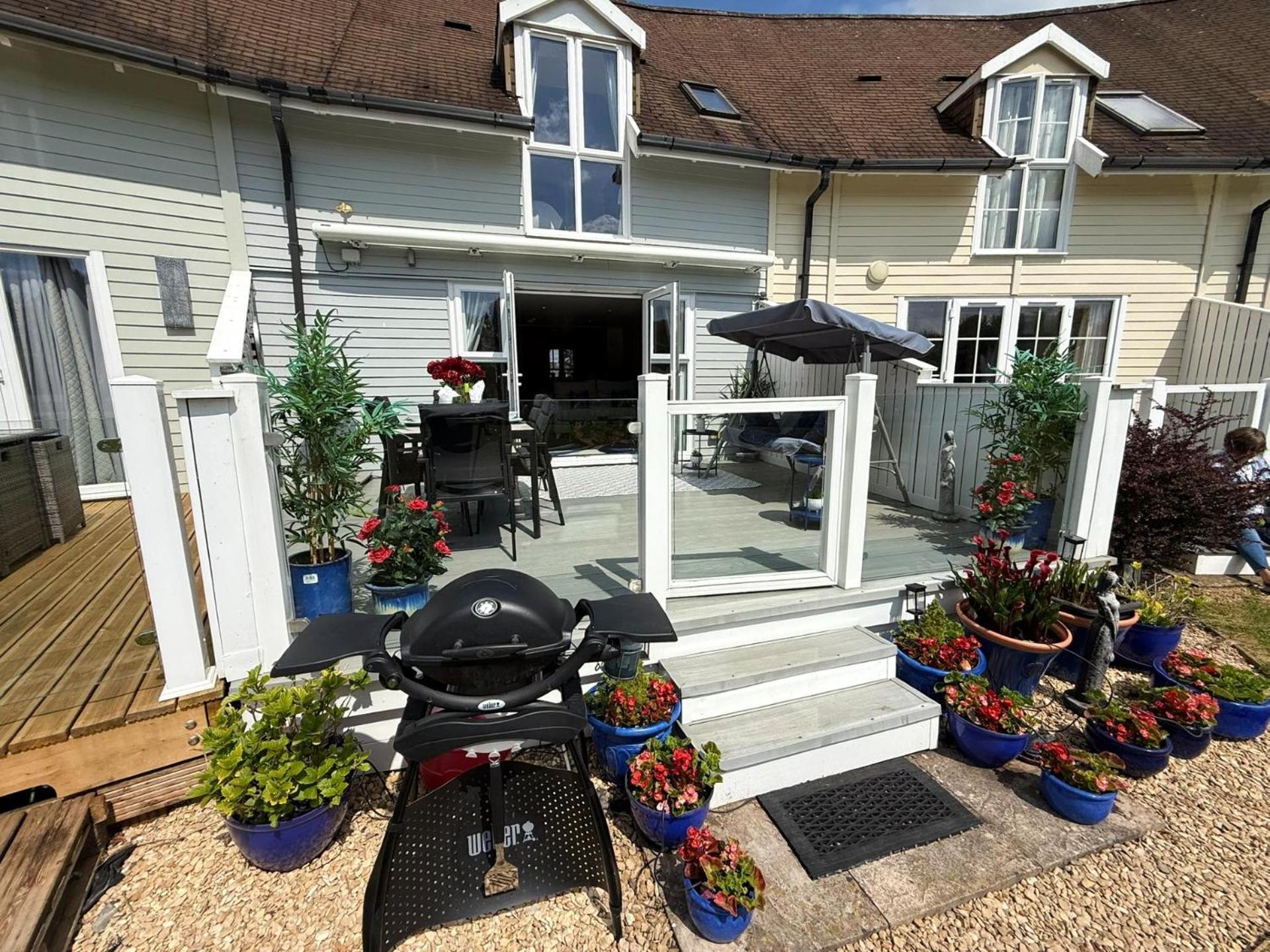סירנססטר Luxury Kingfisher Lodge, Isis Lake, Within The Cotswold Waterpark מראה חיצוני תמונה